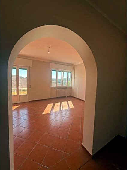 Appartamento in vendita Lucca Sant'Anna - arco verso il soggiorno
